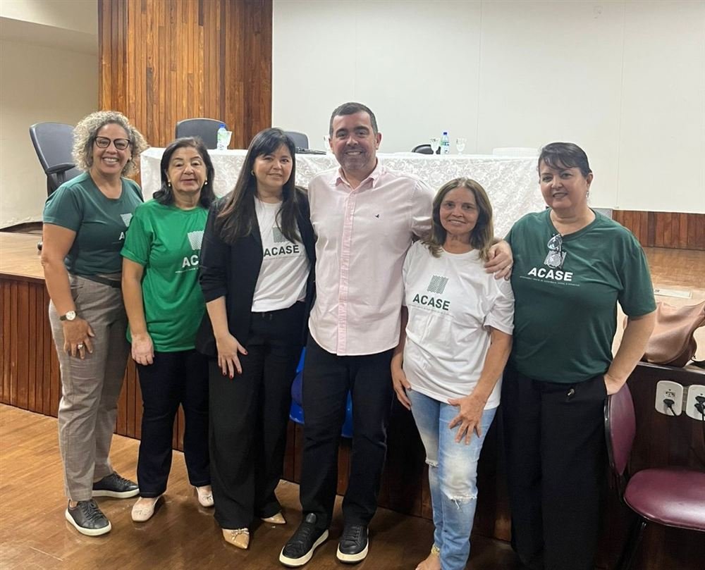 Presidente e voluntárias da ACASE na solenidade de aniversário do HMIB.